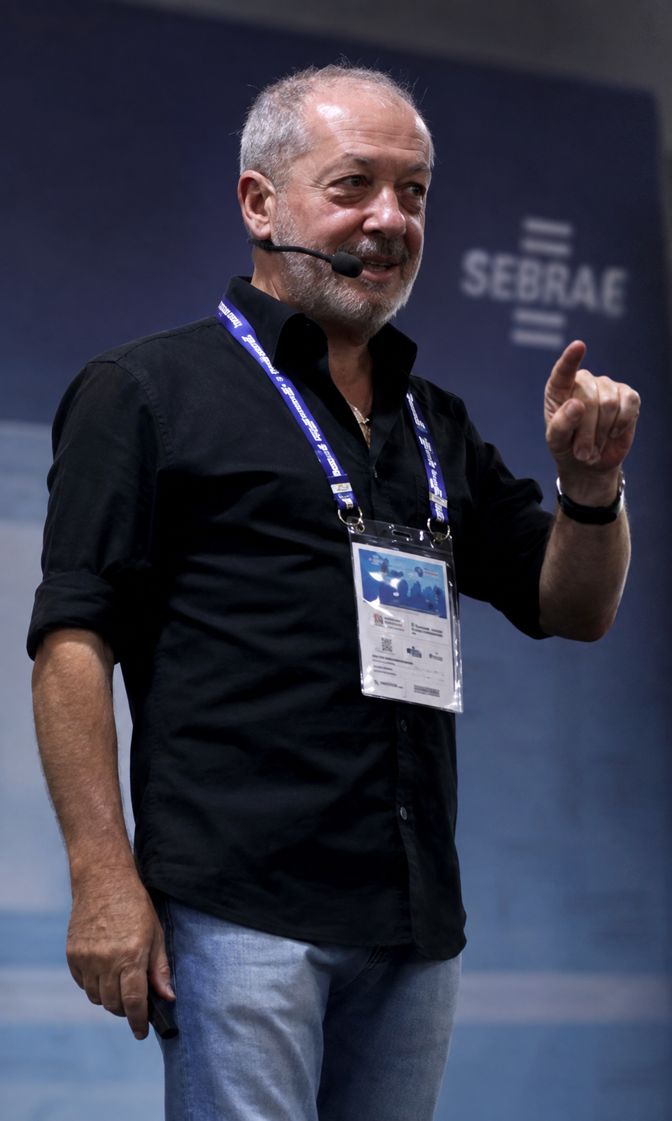 João Carlos de Carvalho em palestra